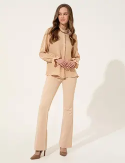 بلوز زنانه یقه کلاسیک راحت بژ پیرکاردین