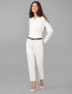 بلوز زنانه یقه دیپلومات ساده بژ پیرکاردین