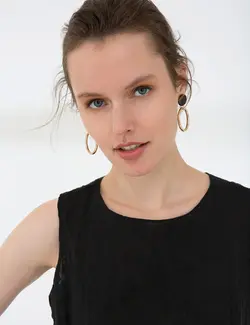 بلوز زنانه بدون آستین یقه گرد کراپ سیاه پیرکاردین