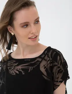 بلوز زنانه آستین کوتاه یقه گرد ویسکوز سیاه پیرکاردین