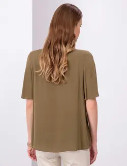 بلوز زنانه آستین کوتاه یقه گرد ساده ویسکوز خاکی پیرکاردین