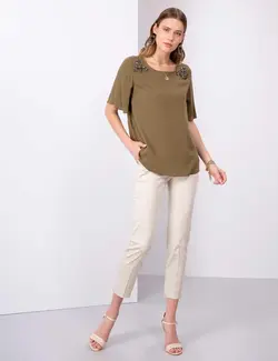 بلوز زنانه آستین کوتاه یقه گرد ساده ویسکوز خاکی پیرکاردین