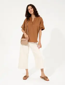 بلوز زنانه یقه کلاسیک راحت مازویی پیرکاردین