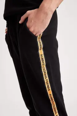 شلوار راحتی جاگر مردانه سیاه دفاکتو