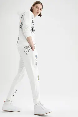 شلوار راحتی جاگر مردانه سفید تیره دفاکتو