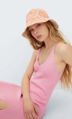 کلاه زنانه صورتی پاستیلی استرادیواریوس