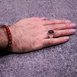 انگشتر یاقوت سرخ الماس تراش نقره مردانه طرح فیلی دور چنگ