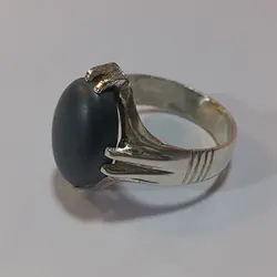 انگشتر نقره مردانه طرح ۴ چنگ با نگین حدید صینی+حکاکی ذکر امام صادق (ع)