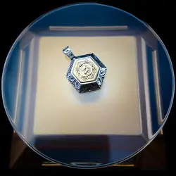 گردنبند نقره دست ساز شش ضلعی یا امام حسین (ع) با حرز امام جواد (ع) و تربت امام حسین (ع)