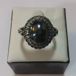 انگشتر نقره مردانه طرح صفوی دور چنگ با نگین حدید صینی+حکاکی ذکر افزایش رزق و روزی