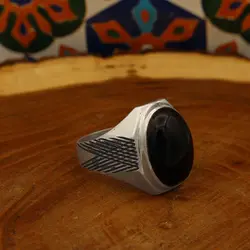 انگشتر عقیق مشکی نقره مردانه دست ساز طرح یوسف + حرز امام جواد (ع)