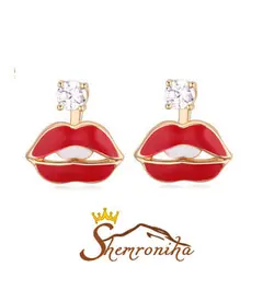گوشواره فانتزی طرح لب با نگین زیر کنیا AAA کد ۷۸۱۲