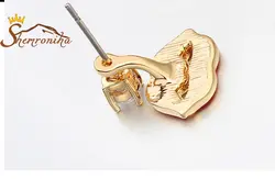 گوشواره فانتزی طرح لب با نگین زیر کنیا AAA کد ۷۸۱۲