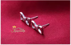 گوشواره طرح پاپیون با نگین زیرکُنیا - سیلور کد ۶۴۶۵