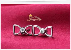 گوشواره طرح پاپیون با نگین زیرکُنیا - سیلور کد ۶۴۶۵