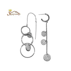 گوشواره لوکس نا متقارن ترکیب میخی و بخیه ای سیلور کد ۱۱۴۲۸