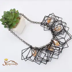 گردنبند هندی با آویز های کریستالی و مهره های چهارگوش کد ۶۵۲۲