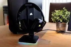 پایه نگهدارنده هدست کورسیر ST100 RGB Premium 7.1 Surround Sound - شمرون شاپ