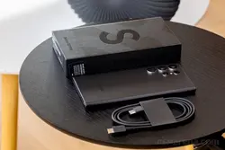 گوشی موبایل سامسونگ مدل Galaxy S22 Ultra 5G (Snapdragon black) دو سیم کارت ظرفیت 512 گیگابایت و رم 12 گیگابایت (اسنپ دراگون مشکی) به همراه گلس - شمرون شاپ