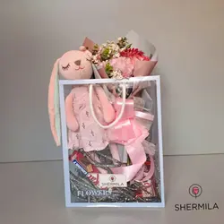 باکس گل و عروسک آلیس