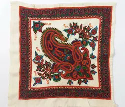 کوسن پته دوزی شده سفید سنتی مدل تکیه یار