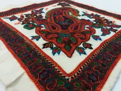 کوسن پته دوزی شده سفید سنتی مدل تکیه یار