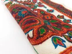 کوسن پته دوزی شده سفید سنتی مدل تکیه یار