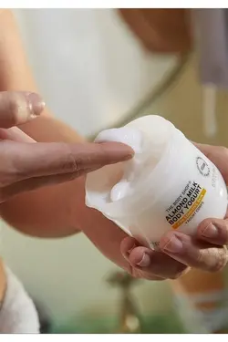 ماست بدن شیر بادام 200 میلی لیتر بادی شاپ The body shop