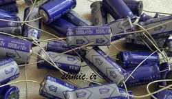 خازن الکترولیتی 1000 میکرو فاراد 10 ولت اکسیال nichicon سری VX(M)