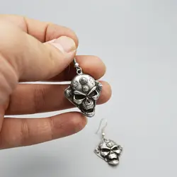 گوشواره آویز طرح جمجمه کد Unq062