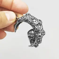 پلاک و گردنبند استیل اسکلتی مدل جمجمه در ماه کد Njd-743d3