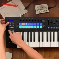 میدی کنترلر نویشن مدل Novation Launchkey 49 MK3
