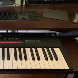 میدی کنترلر نویشن مدل Novation Launchkey 49 MK3