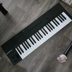 میدی کنترلر نیتیو اینسترومنتس مدل Native Instruments Komplete Kontrol A49