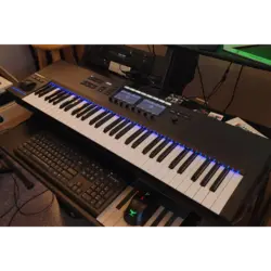 میدی کنترلر نیتیو اینسترومنتس مدل Native Instruments Komplete Kontrol S61 MK2