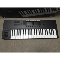میدی کنترلر نیتیو اینسترومنتس مدل Native Instruments Komplete Kontrol S49 MK2