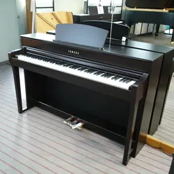 پیانو دیجیتال یاماها مدل Yamaha CLP 735 R