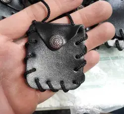حرز دست نویس روی پوست