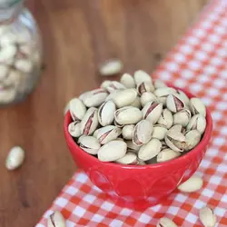 پسته احمدآقایی نمکی