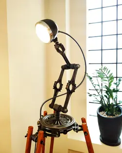 آباژور ایستاده افرانوس مدل روبو