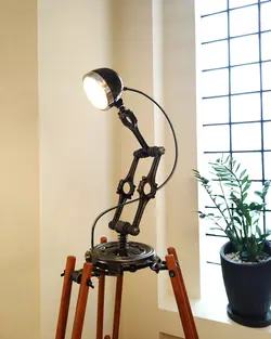 آباژور ایستاده افرانوس مدل روبو