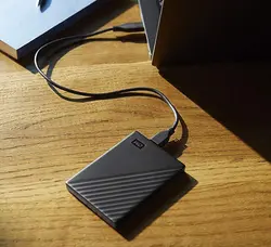 هارد اکسترنال وسترن دیجیتال مدل My Passport ظرفیت 5 ترابایت