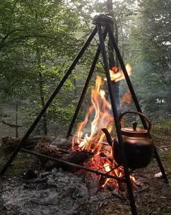 منقل چهارپایه ی آتش