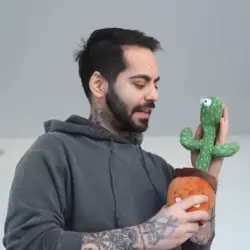 اسباب بازی عروسک کاکتوس موزیکال سخنگو شارژی