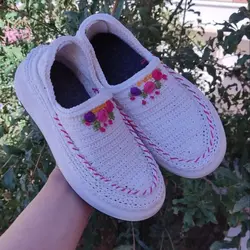 فروشگاه اینترنتی چیزمیزا - گیوه دخترانه دست بافت گلدوزی شده سایز 30 با نخ و زیره با کیفیت عالی