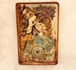 ساعت دیواری بسیار قدیمی