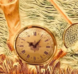 ساعت دیواری بسیار قدیمی