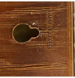 ساعت دیواری بسیار قدیمی