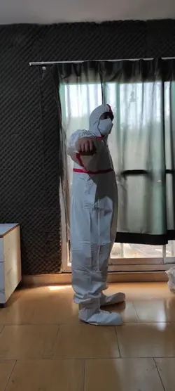 لباس_ایزوله_تنفسی_خط_قرمز