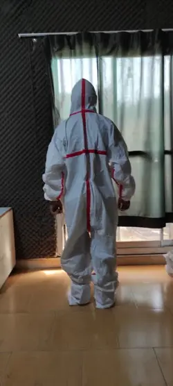 لباس_ایزوله_تنفسی_خط_قرمز